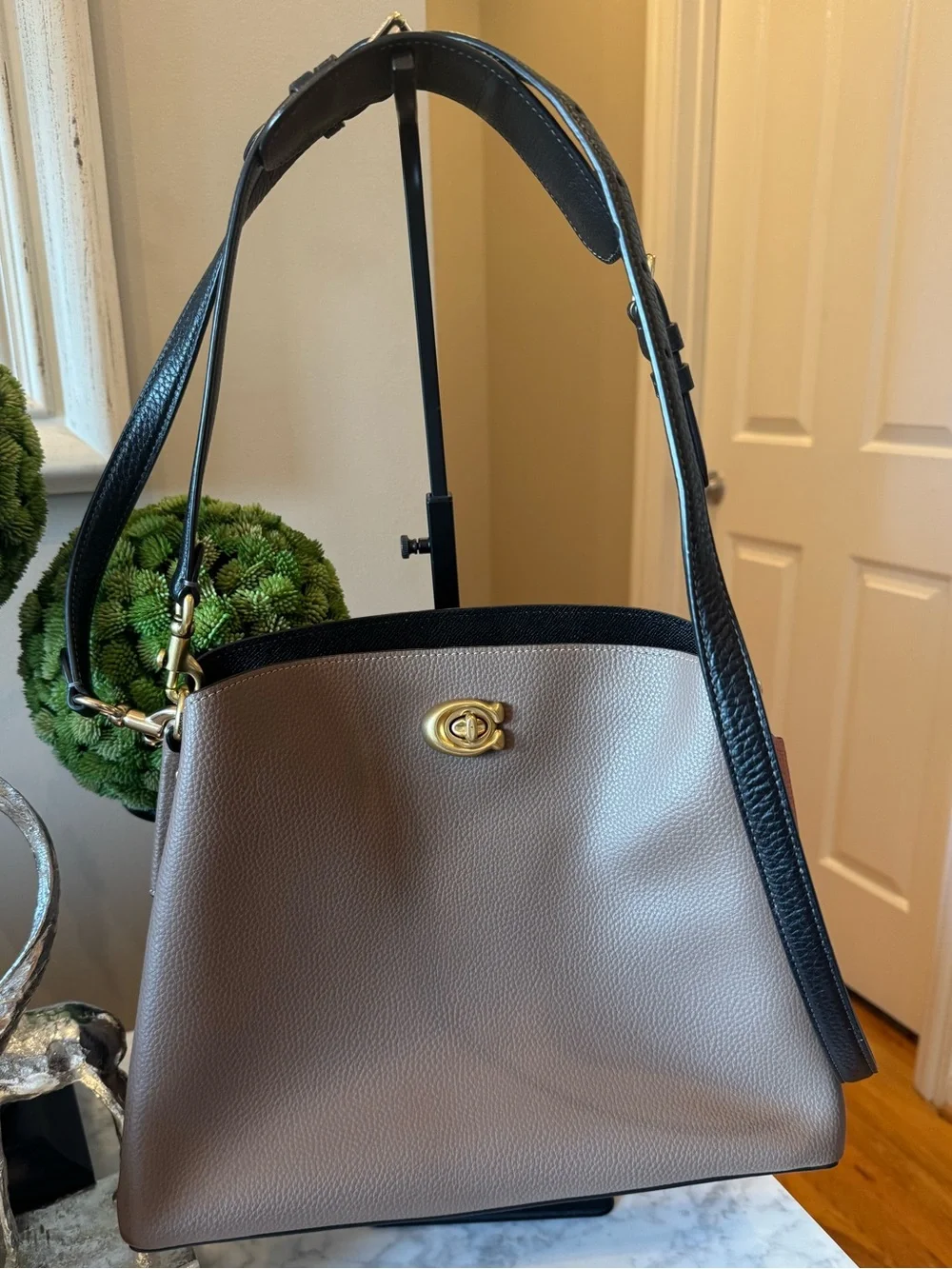 COACH - Willow Shoulder Bag in Colorblock, Dark Stone, EUC 2022 Beautiful